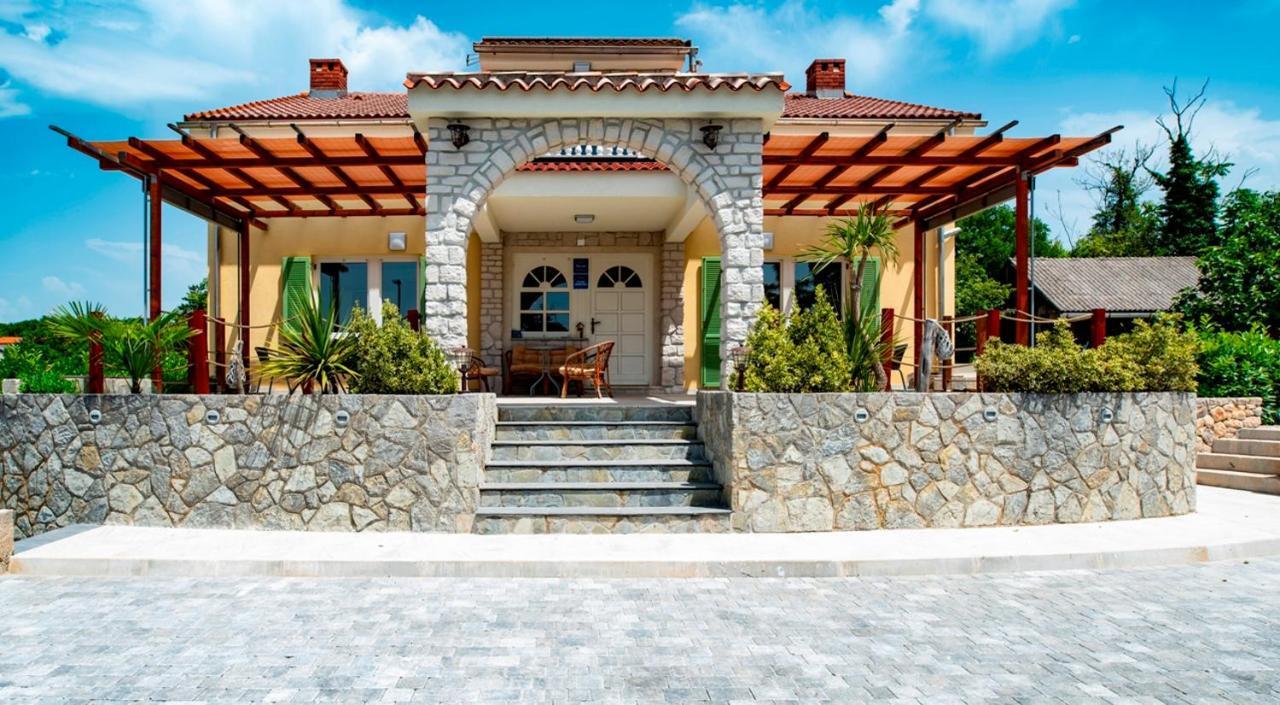 Lavanda Apartments&studios * Pinezići